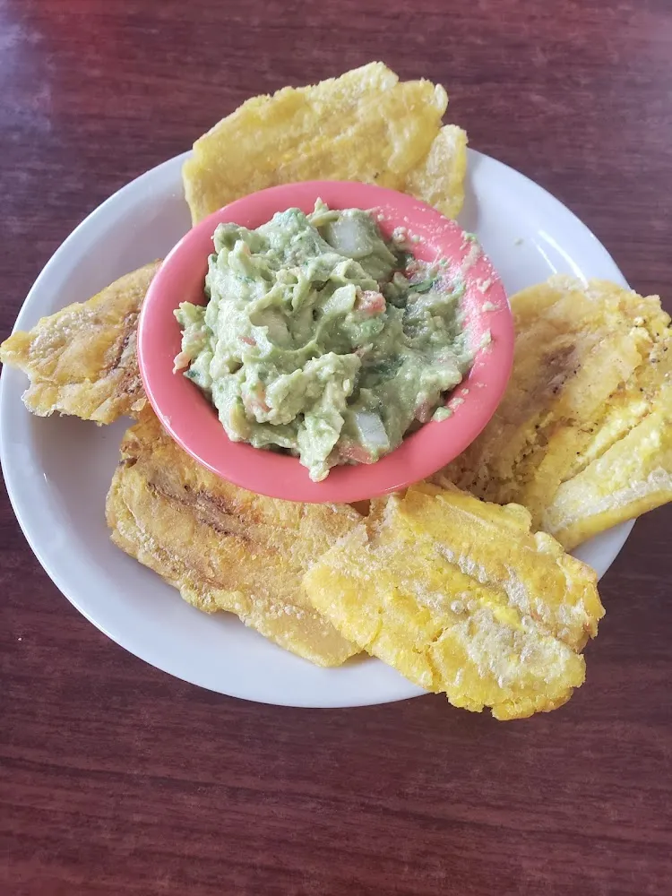 Tostones Con Guacamole